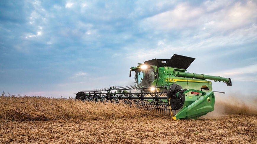 X9 1000 harvesting in an ohio field